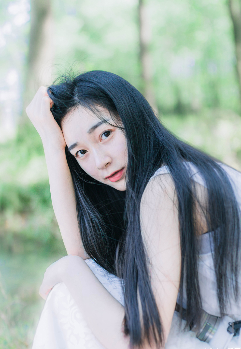 也不等刘璋回应，带了两名护卫匆匆跑出门去，迎向刘璝。